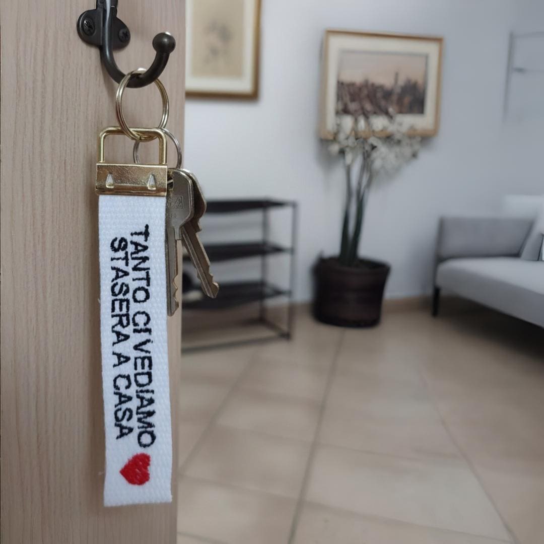 Portachiavi Stoffa "Tanto stasera ci vediamo a casa"