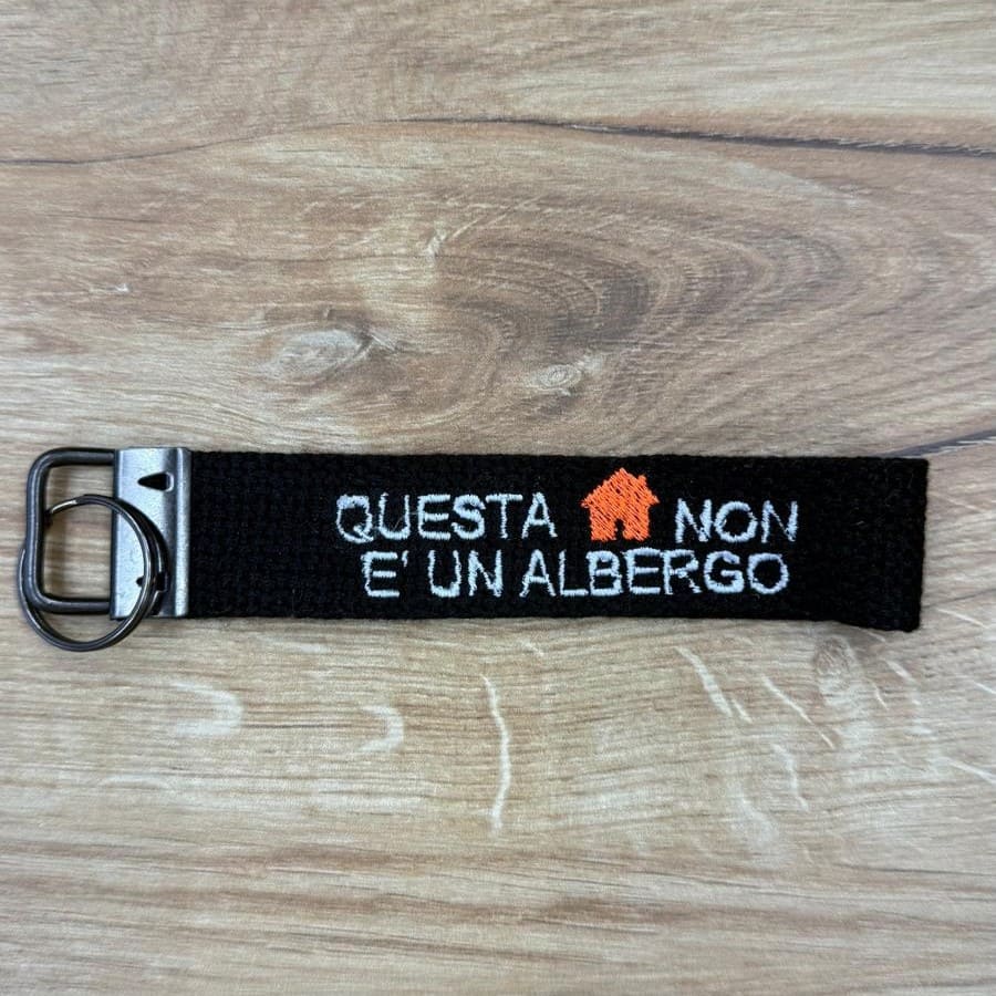 Portachiavi Stoffa "Questa casa non è un albergo"